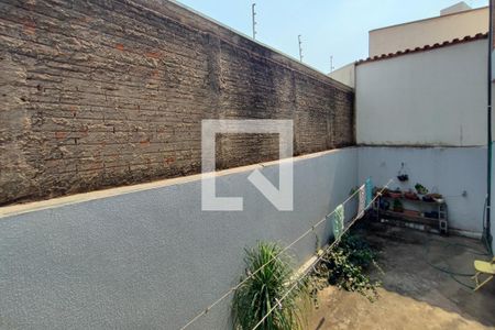 Casa à venda com 200m², 4 quartos e 2 vagas Casa à venda com 200m², 4 quartos e 2 vagasQuintal