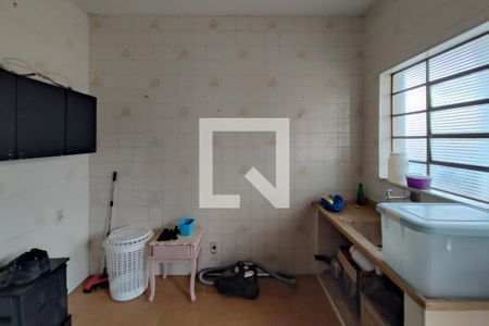 Casa à venda com 200m², 4 quartos e 2 vagas Casa à venda com 200m², 4 quartos e 2 vagasEdícula - Cozinha