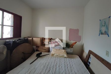 Casa à venda com 200m², 4 quartos e 2 vagas Casa à venda com 200m², 4 quartos e 2 vagasEdícula - Quarto