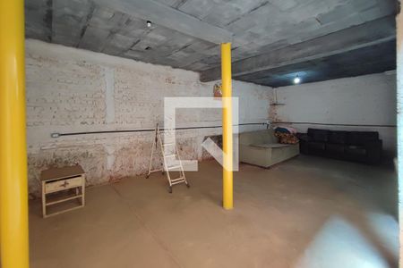Casa à venda com 200m², 4 quartos e 2 vagas Casa à venda com 200m², 4 quartos e 2 vagasQuintal
