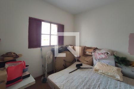 Casa à venda com 200m², 4 quartos e 2 vagas Casa à venda com 200m², 4 quartos e 2 vagasEdícula - Quarto