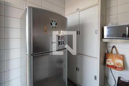 Casa à venda com 200m², 4 quartos e 2 vagas Casa à venda com 200m², 4 quartos e 2 vagasCozinha