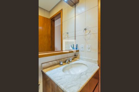 Apartamento à venda com 95m², 2 quartos e 1 vaga Apartamento à venda com 95m², 2 quartos e 1 vagaBanheiro da Suíte