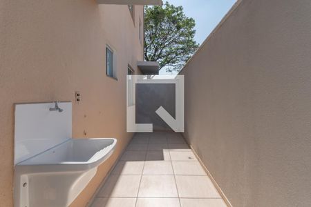 Casa de condomínio à venda com 61m², 3 quartos e 1 vaga Casa de condomínio à venda com 61m², 3 quartos e 1 vagaÁrea de Serviço