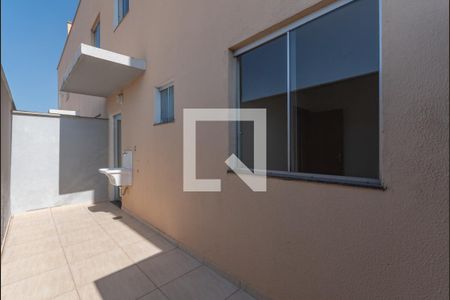 Casa de condomínio à venda com 61m², 3 quartos e 1 vaga Casa de condomínio à venda com 61m², 3 quartos e 1 vagaÁrea de Serviço