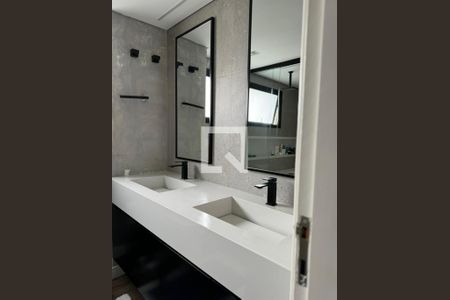 Apartamento à venda com 288m², 4 quartos e 3 vagas Apartamento à venda com 288m², 4 quartos e 3 vagasBanheiro