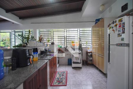 Casa à venda com 270m², 4 quartos e 4 vagas Casa à venda com 270m², 4 quartos e 4 vagasCozinha