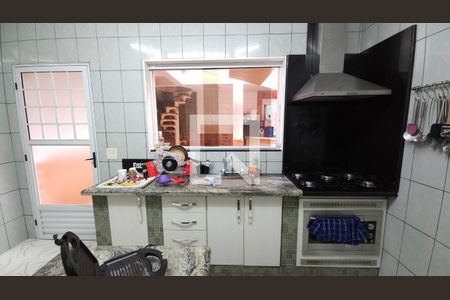 Casa à venda com 150m², 2 quartos e 2 vagas Casa à venda com 150m², 2 quartos e 2 vagasCozinha