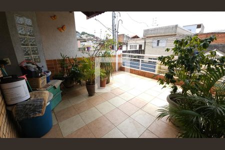 Casa à venda com 150m², 2 quartos e 2 vagas Casa à venda com 150m², 2 quartos e 2 vagasVaranda