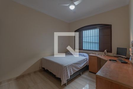 Casa à venda com 320m², 4 quartos e 4 vagas Casa à venda com 320m², 4 quartos e 4 vagasQuarto 1