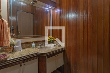 Casa à venda com 320m², 4 quartos e 4 vagas Casa à venda com 320m², 4 quartos e 4 vagasLavabo