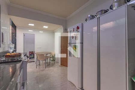 Casa à venda com 320m², 4 quartos e 4 vagas Casa à venda com 320m², 4 quartos e 4 vagasCozinha