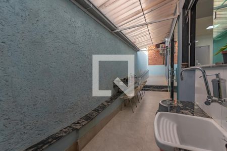 Casa à venda com 320m², 4 quartos e 4 vagas Casa à venda com 320m², 4 quartos e 4 vagasÁrea de Serviço