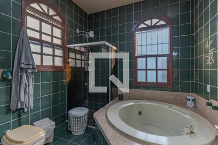 Casa à venda com 320m², 4 quartos e 4 vagas Casa à venda com 320m², 4 quartos e 4 vagasBanheiro Suíte 1