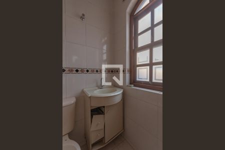 Casa à venda com 320m², 4 quartos e 4 vagas Casa à venda com 320m², 4 quartos e 4 vagasBanheiro Suíte 2