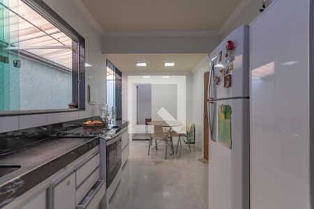 Casa à venda com 320m², 4 quartos e 4 vagas Casa à venda com 320m², 4 quartos e 4 vagasCozinha