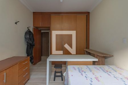 Casa à venda com 320m², 4 quartos e 4 vagas Casa à venda com 320m², 4 quartos e 4 vagasQuarto 2