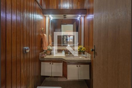 Casa à venda com 320m², 4 quartos e 4 vagas Casa à venda com 320m², 4 quartos e 4 vagasLavabo