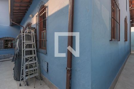 Casa à venda com 320m², 4 quartos e 4 vagas Casa à venda com 320m², 4 quartos e 4 vagasCorredor Lateral