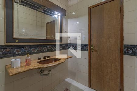 Casa à venda com 320m², 4 quartos e 4 vagas Casa à venda com 320m², 4 quartos e 4 vagasBanheiro Social