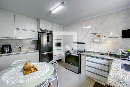 Casa à venda com 180m², 3 quartos e 2 vagasCozinha