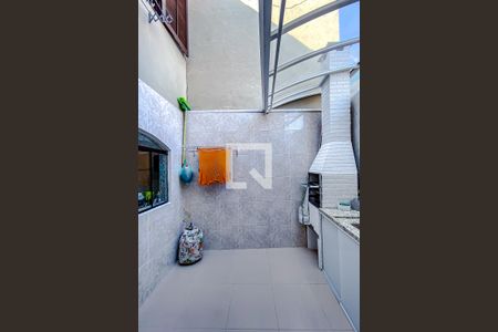 Casa à venda com 180m², 3 quartos e 2 vagasÁrea externa