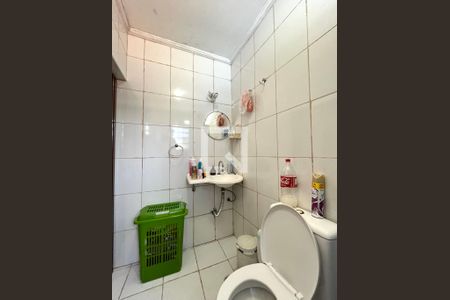 Casa à venda com 174m², 3 quartos e 2 vagas Casa à venda com 174m², 3 quartos e 2 vagasBanheiro da Suíte