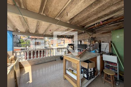 Casa à venda com 174m², 3 quartos e 2 vagas Casa à venda com 174m², 3 quartos e 2 vagasVaranda
