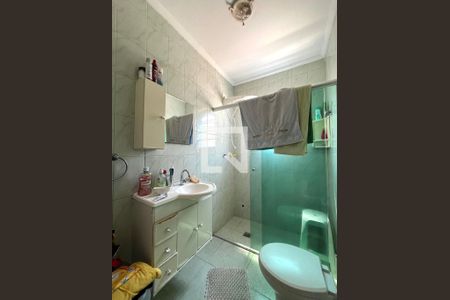Casa à venda com 174m², 3 quartos e 2 vagas Casa à venda com 174m², 3 quartos e 2 vagasBanheiro Corredor
