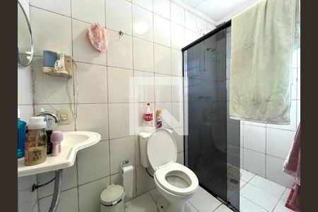 Casa à venda com 174m², 3 quartos e 2 vagas Casa à venda com 174m², 3 quartos e 2 vagasBanheiro da Suíte
