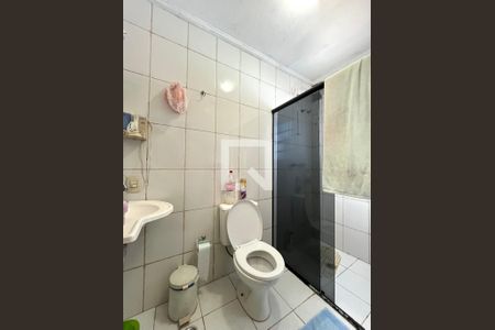 Casa à venda com 174m², 3 quartos e 2 vagas Casa à venda com 174m², 3 quartos e 2 vagasBanheiro da Suíte