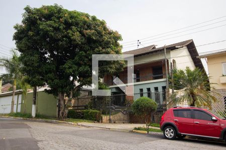 Casa à venda com 360m², 4 quartos e 3 vagas Casa à venda com 360m², 4 quartos e 3 vagasFachada