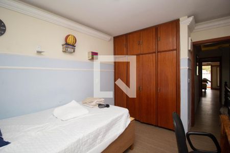 Casa à venda com 360m², 4 quartos e 3 vagas Casa à venda com 360m², 4 quartos e 3 vagasQuarto 3