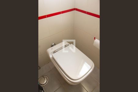 Casa à venda com 360m², 4 quartos e 3 vagas Casa à venda com 360m², 4 quartos e 3 vagasBanheiro