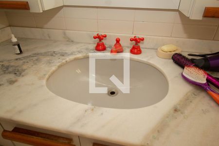 Casa à venda com 360m², 4 quartos e 3 vagas Casa à venda com 360m², 4 quartos e 3 vagasBanheiro