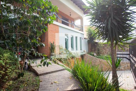 Casa à venda com 360m², 4 quartos e 3 vagas Casa à venda com 360m², 4 quartos e 3 vagasJardim