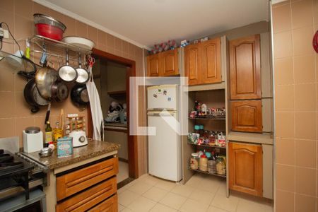 Casa à venda com 360m², 4 quartos e 3 vagas Casa à venda com 360m², 4 quartos e 3 vagasCozinha