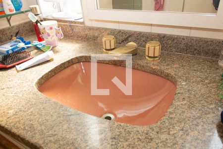 Casa à venda com 360m², 4 quartos e 3 vagas Casa à venda com 360m², 4 quartos e 3 vagasBanheiro da Suíte 1