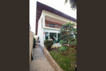 Casa à venda com 360m², 4 quartos e 3 vagas Casa à venda com 360m², 4 quartos e 3 vagasJardim