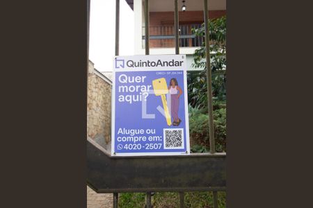 Casa à venda com 360m², 4 quartos e 3 vagas Casa à venda com 360m², 4 quartos e 3 vagasFachada - placa instalada