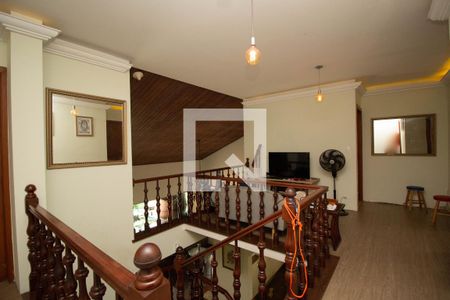 Casa à venda com 360m², 4 quartos e 3 vagas Casa à venda com 360m², 4 quartos e 3 vagasHall dos Quartos