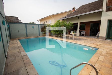 Casa à venda com 360m², 4 quartos e 3 vagas Casa à venda com 360m², 4 quartos e 3 vagasÁrea comum - Piscina