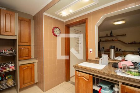 Casa à venda com 360m², 4 quartos e 3 vagas Casa à venda com 360m², 4 quartos e 3 vagasCozinha