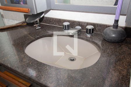 Casa à venda com 360m², 4 quartos e 3 vagas Casa à venda com 360m², 4 quartos e 3 vagasBanheiro da Suíte 2