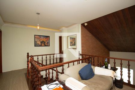 Casa à venda com 360m², 4 quartos e 3 vagas Casa à venda com 360m², 4 quartos e 3 vagasHall dos Quartos