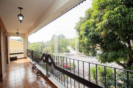 Casa à venda com 360m², 4 quartos e 3 vagas Casa à venda com 360m², 4 quartos e 3 vagasVaranda Quarto 3