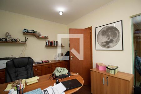 Casa à venda com 360m², 4 quartos e 3 vagas Casa à venda com 360m², 4 quartos e 3 vagasEscritório