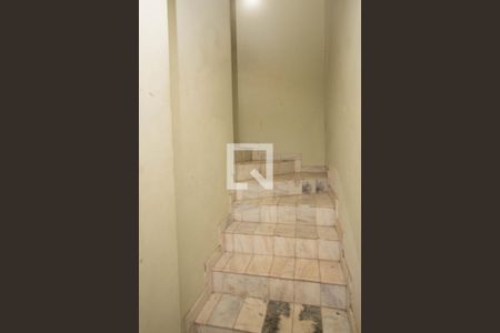 Casa à venda com 360m², 4 quartos e 3 vagas Casa à venda com 360m², 4 quartos e 3 vagasEscada - Garagem