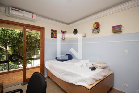 Casa à venda com 360m², 4 quartos e 3 vagas Casa à venda com 360m², 4 quartos e 3 vagasQuarto 3