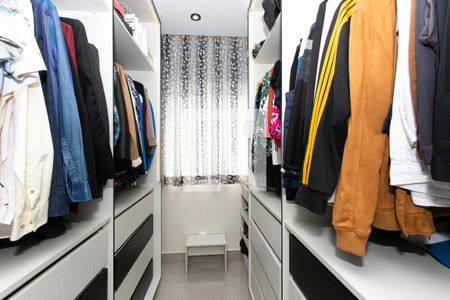 Apartamento à venda com 84m², 3 quartos e 1 vaga Apartamento à venda com 84m², 3 quartos e 1 vagaCloset da Suíte